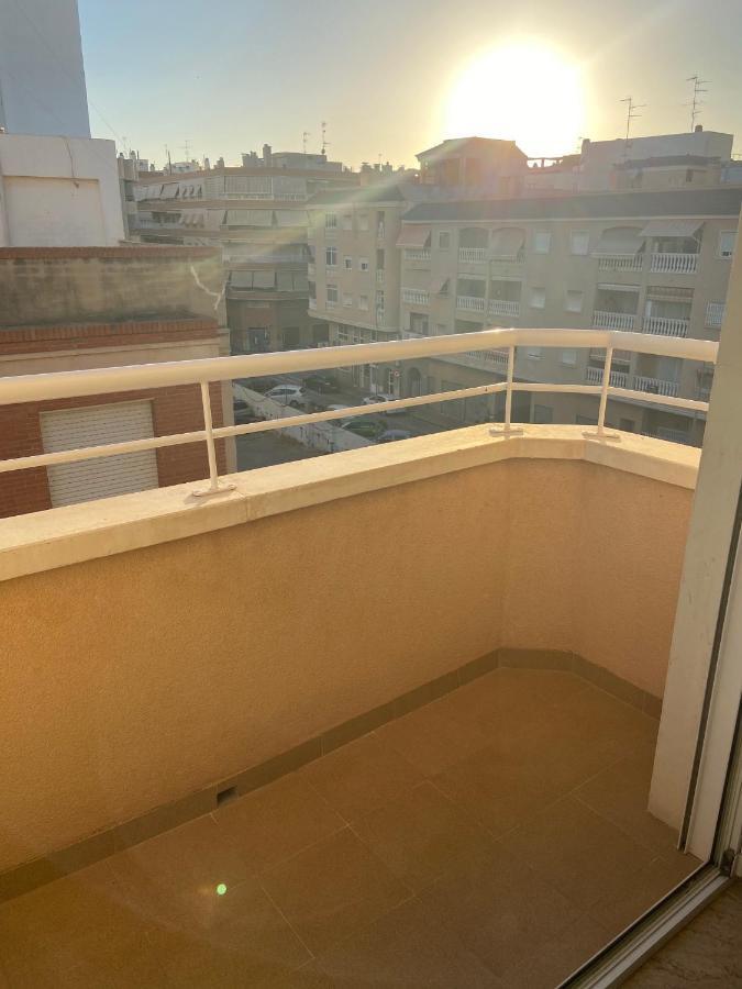 Céntrico apartamento con todo a estrenar en la playa Santa Pola Exterior foto