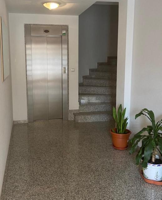 Céntrico apartamento con todo a estrenar en la playa Santa Pola Exterior foto