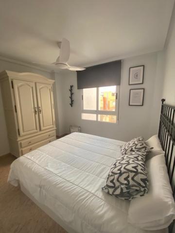 Céntrico apartamento con todo a estrenar en la playa Santa Pola Exterior foto